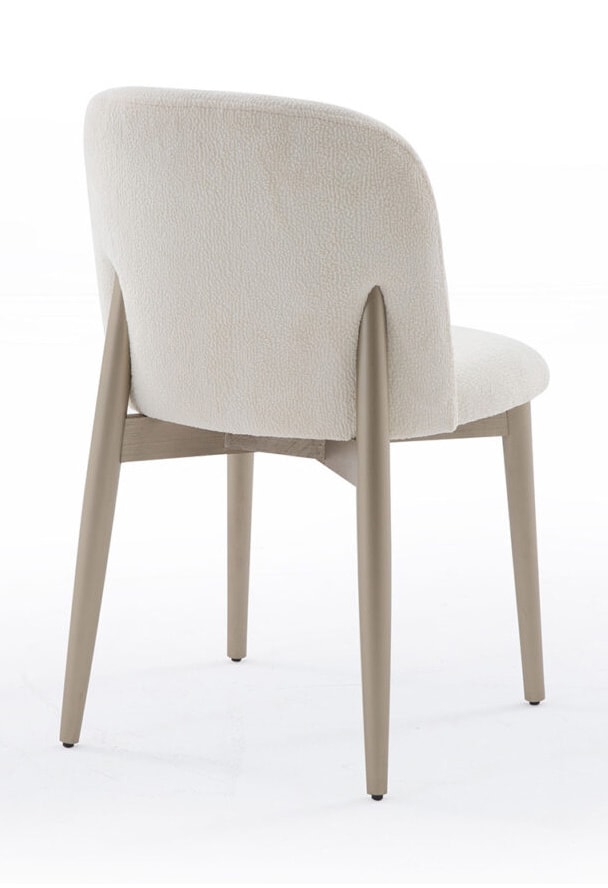 Product view 1 of the Alesta model from the shared catalogue