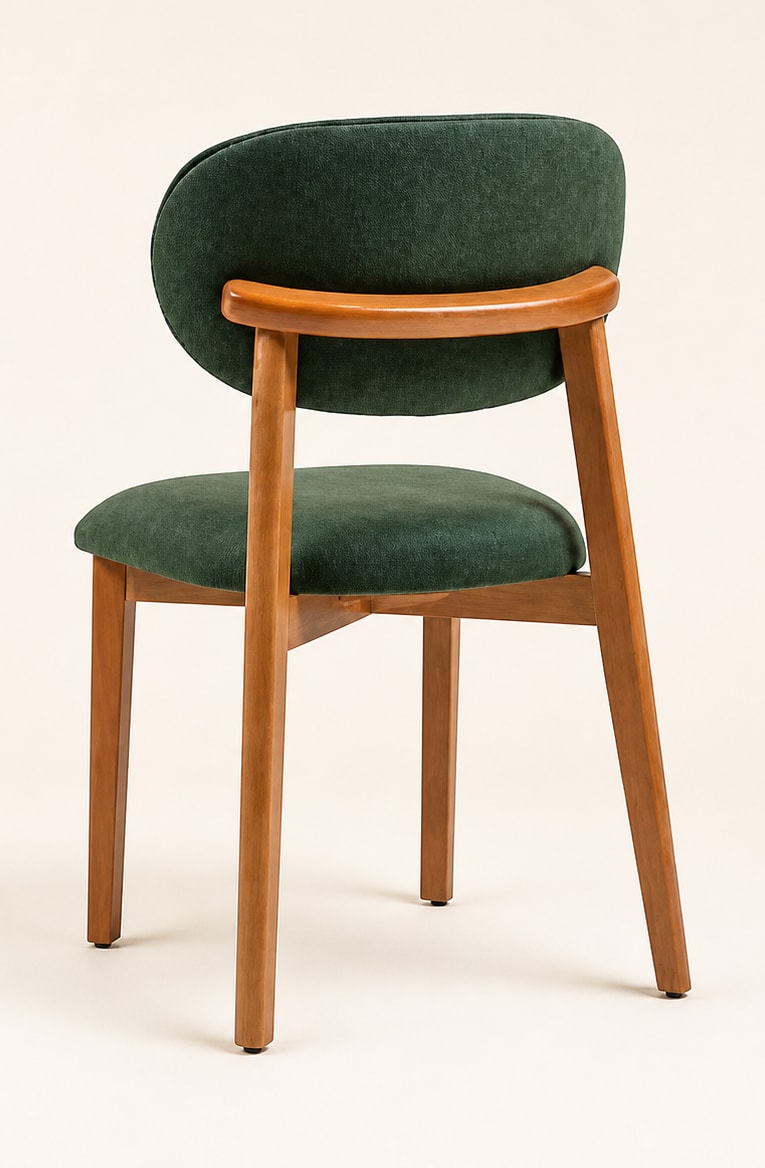 Polo chair with dark green upholstery and a warm wood-look frame